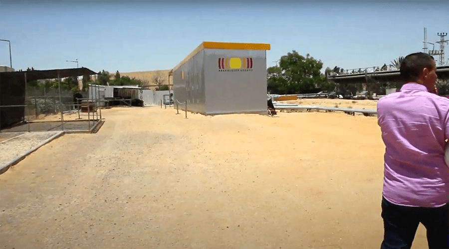 סטארט-אפ ישראלי שמציג מכולה, שהיא סוללה נטענת על בסיס אגירת חום, עבור תחנות כח מתחדשות